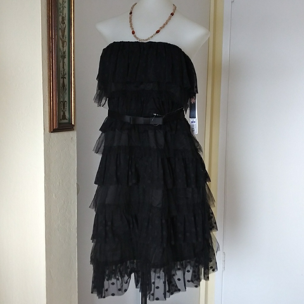 KATE YOUNG STRAPLESS DRESS.